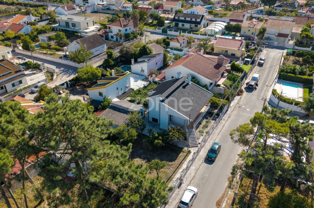 Moradia T4 para Venda em Charneca de Caparica e Sobreda Foto 31