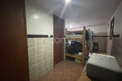 Moradia T4 para Venda em Fernao Ferro