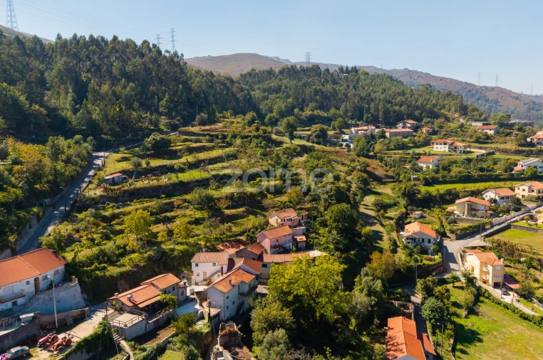 Moradia T4 para Venda em Salamonde Foto 40