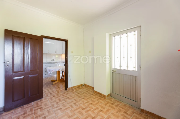 Moradia T4 para Venda em Salamonde Foto 3