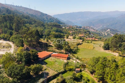 Terreno para Venda em Louredo