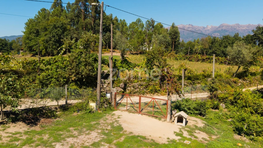 Terreno para Venda em Louredo