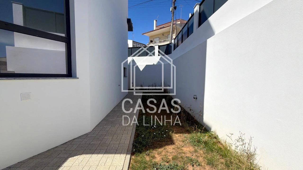 Moradia T3 para Venda em São Domingos de Rana Foto 29