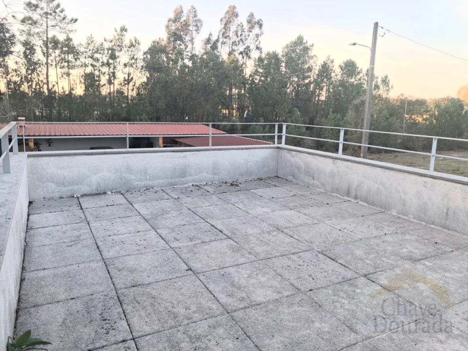 Moradia T3 para Venda em Sanguinheira Foto 37