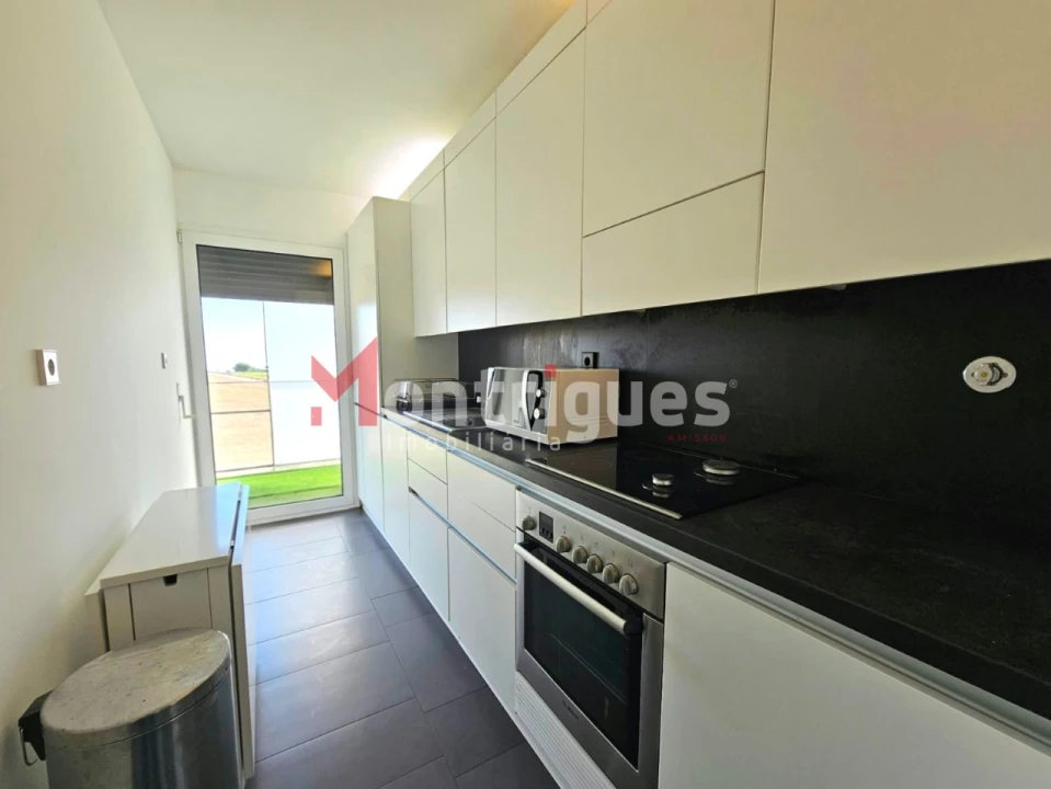 Apartamento T2 para Arrendamento em Parque das Nações Foto 5