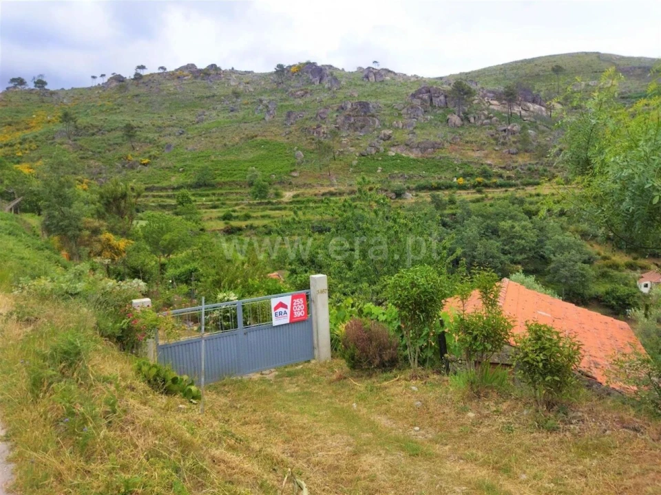 Terreno para Venda em Ferreiros de Tendais Foto 1