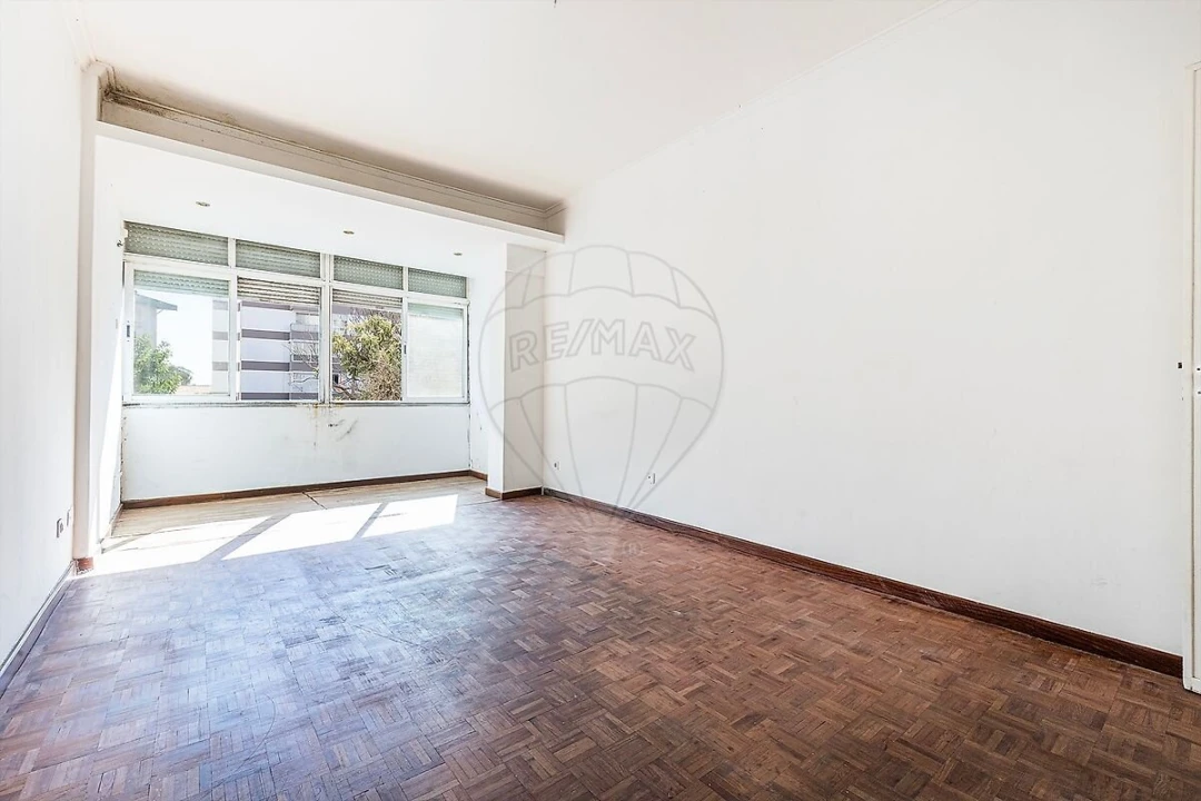 Apartamento T2 para Venda em Alfragide Foto 2