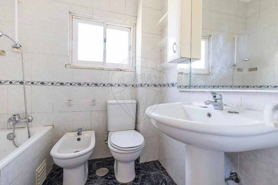 Apartamento T2 para Venda em Alfragide Foto 7