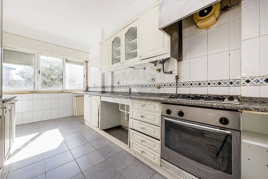 Apartamento T2 para Venda em Alfragide Foto 16