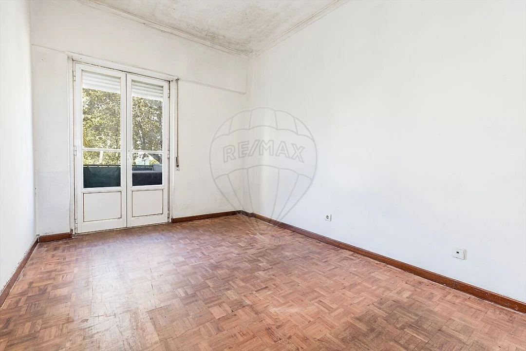 Apartamento T2 para Venda em Alfragide Foto 9