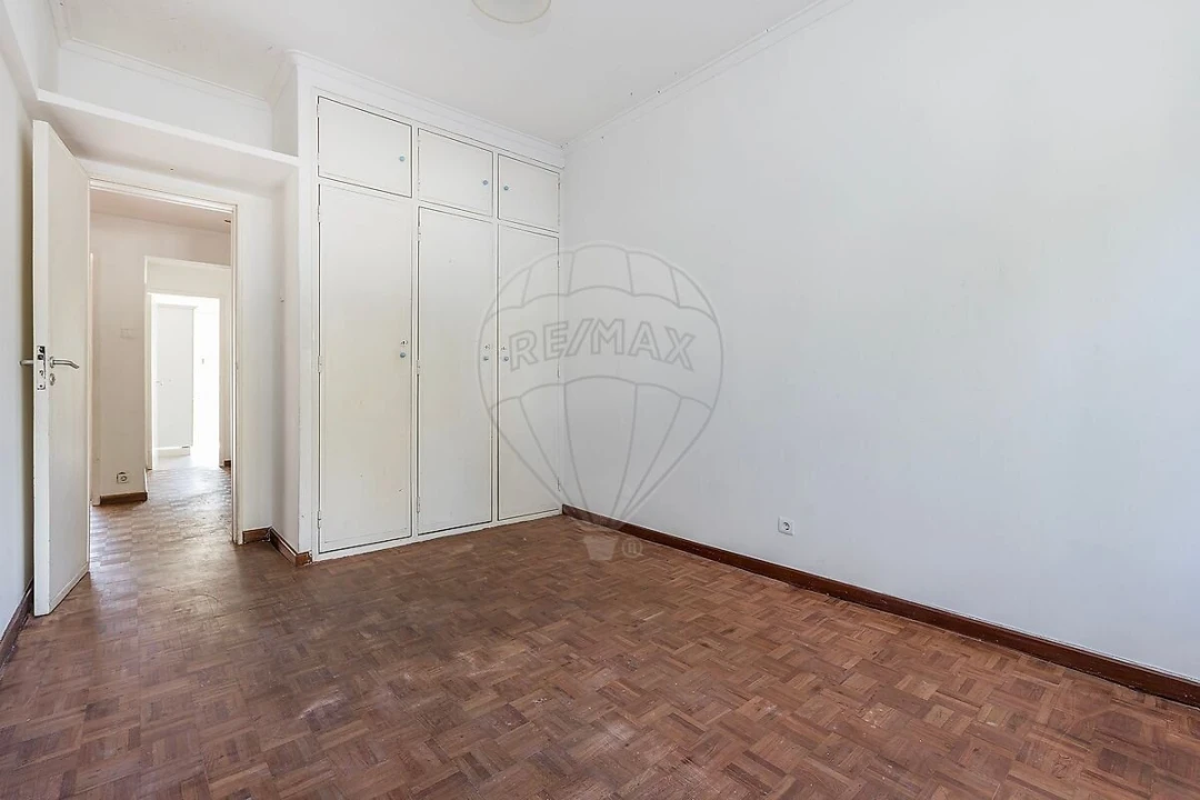 Apartamento T2 para Venda em Alfragide Foto 12