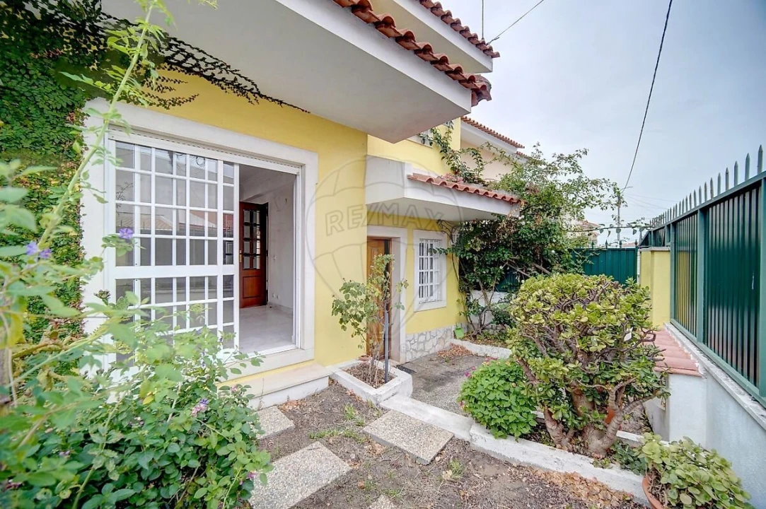 Moradia T3 para Venda em São Domingos de Rana Foto 34