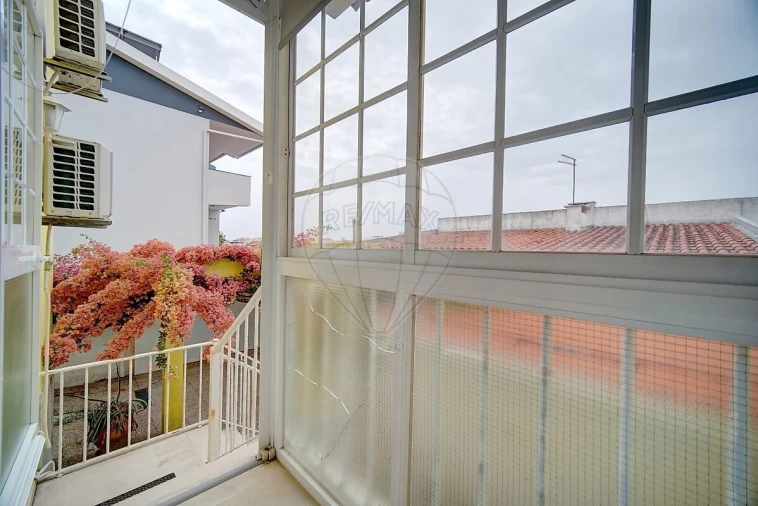 Moradia T3 para Venda em São Domingos de Rana Foto 8