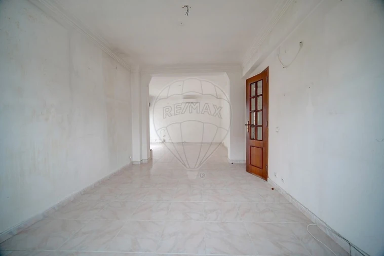 Moradia T3 para Venda em São Domingos de Rana Foto 3