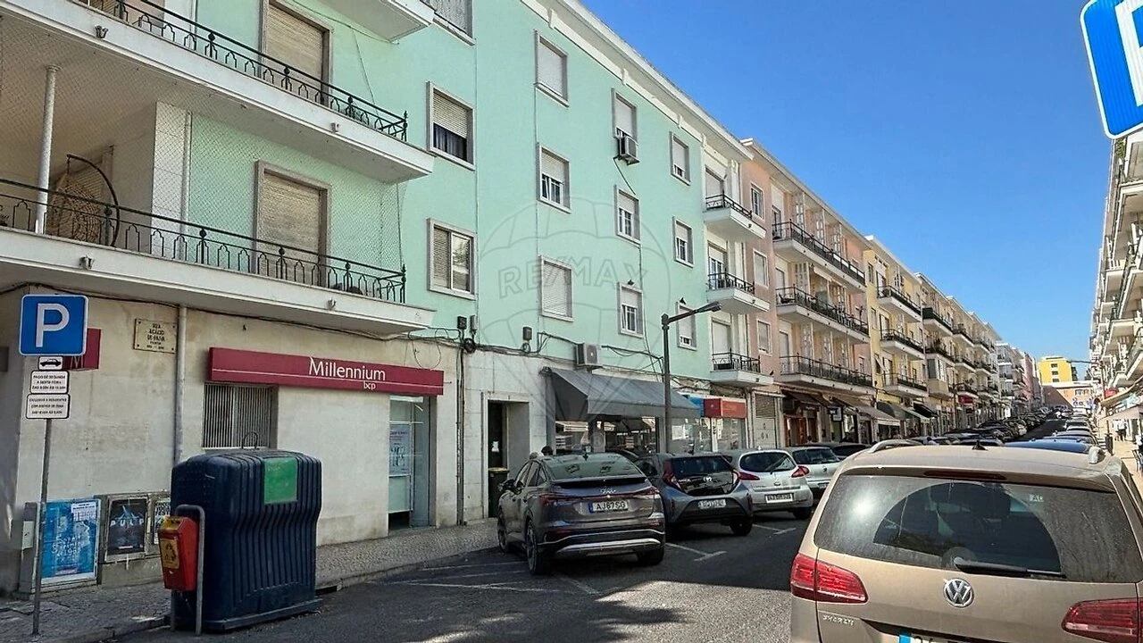 Loja para Arrendamento em Alvalade Foto 5