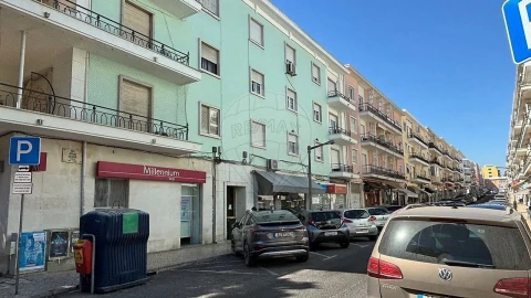 Loja para Arrendamento em Alvalade