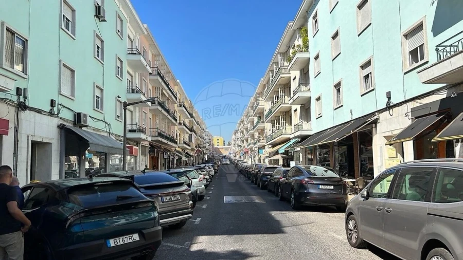 Loja para Arrendamento em Alvalade Foto 6