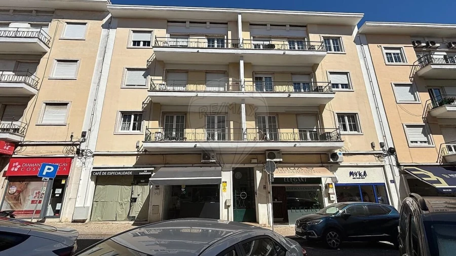 Loja para Arrendamento em Alvalade Foto 4