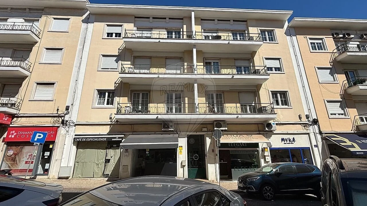 Loja para Arrendamento em Alvalade Foto 4