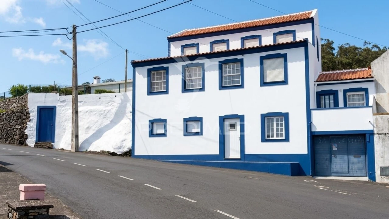 Moradia T4 para Venda em Angra (São Pedro) Foto 1