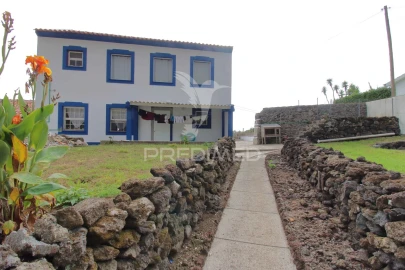 Moradia T4 para Venda em Angra (São Pedro)