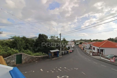 Moradia T4 para Venda em Angra (São Pedro)
