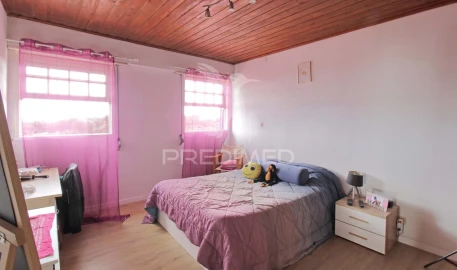Moradia T4 para Venda em Angra (São Pedro)