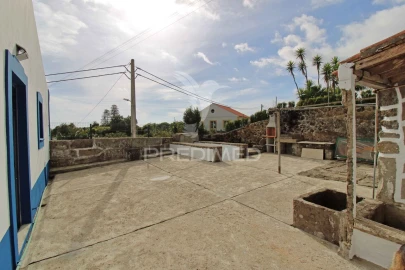 Moradia T4 para Venda em Angra (São Pedro)