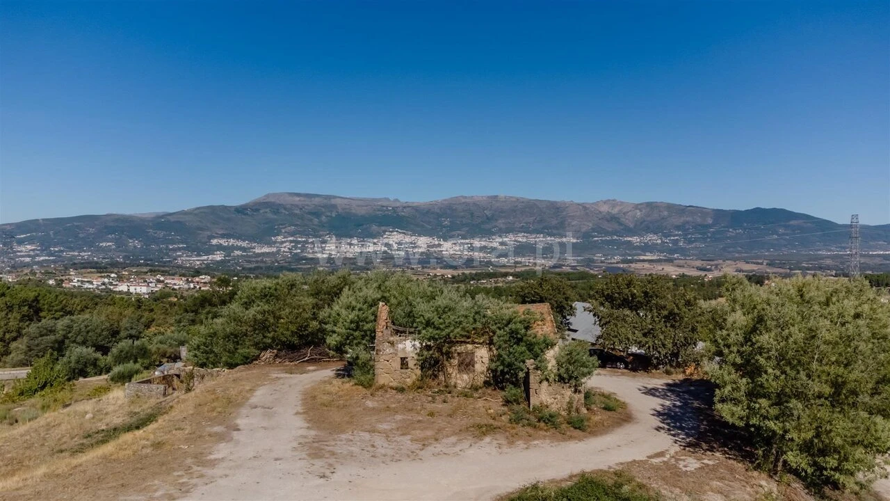 Quinta T2 para Venda em Ferro Foto 1