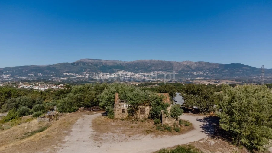 Quinta T2 para Venda em Ferro