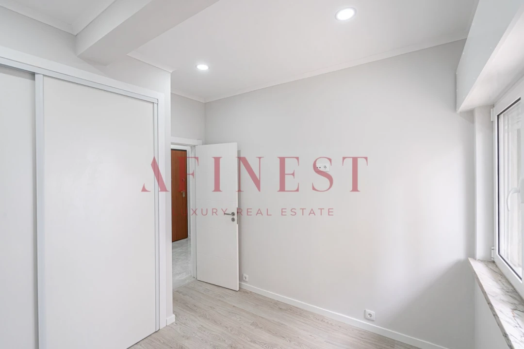 Apartamento T1 para Arrendamento em Águas Livres Foto 13