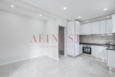 Apartamento T1 para Arrendamento em Águas Livres