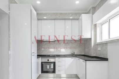 Apartamento T1 para Arrendamento em Águas Livres
