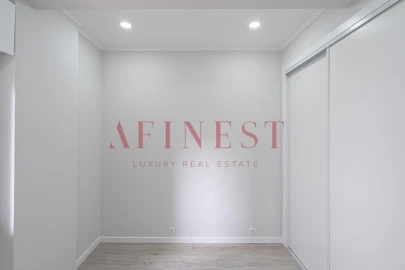 Apartamento T1 para Arrendamento em Águas Livres