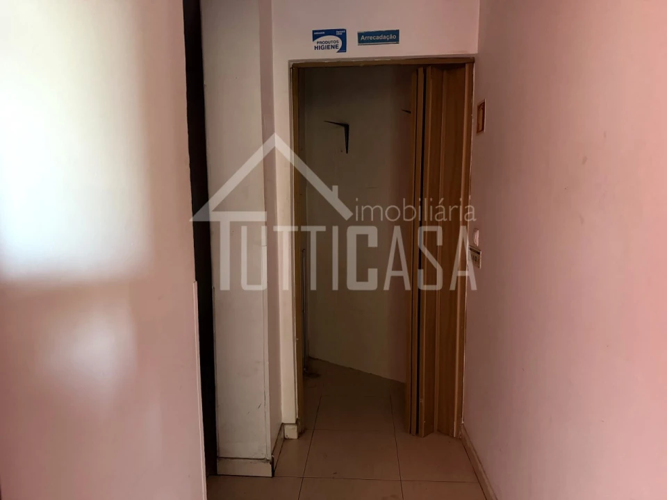 Loja para Venda em Carnide Foto 11
