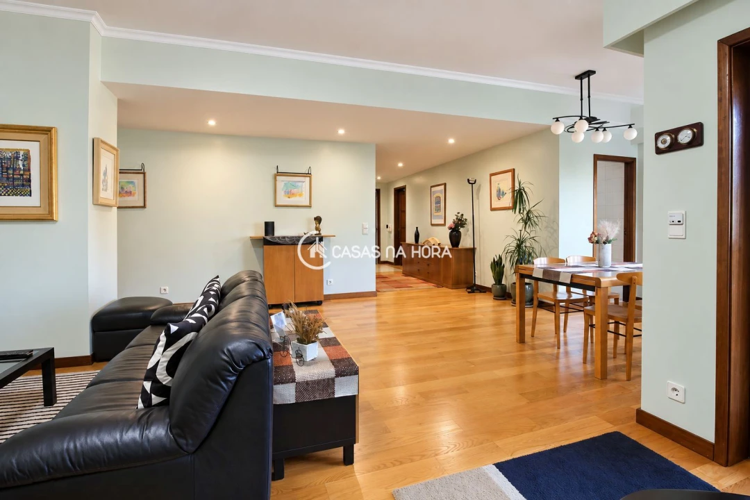 Apartamento T2 para Venda em Ramalde Foto 2