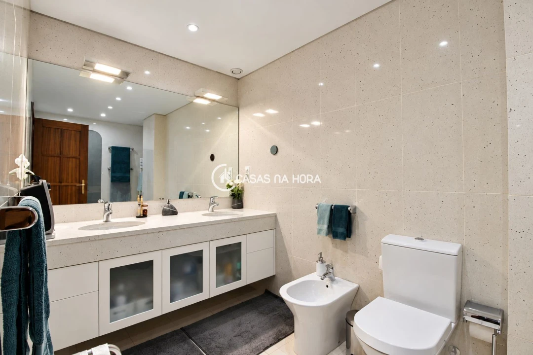 Apartamento T2 para Venda em Ramalde Foto 11