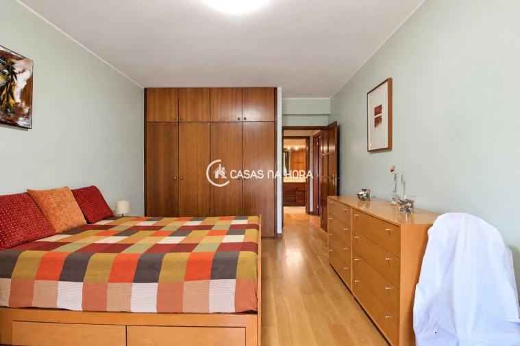 Apartamento T2 para Venda em Ramalde Foto 15