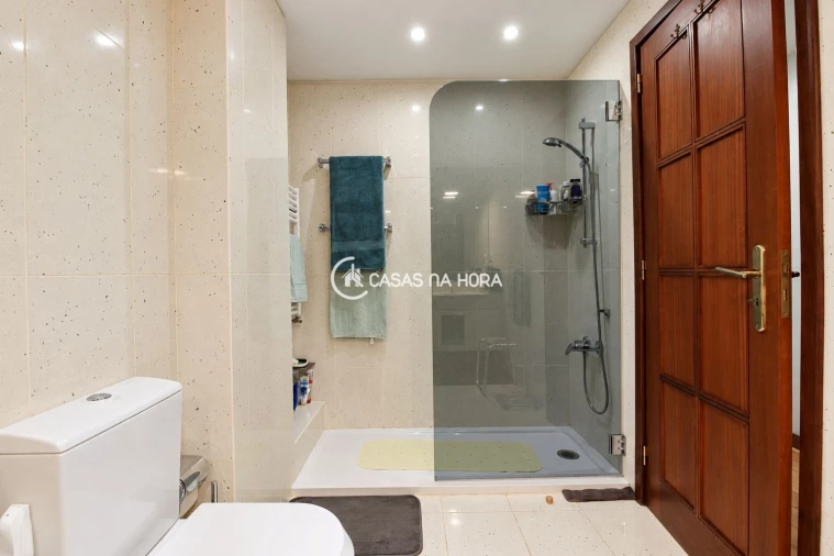 Apartamento T2 para Venda em Ramalde Foto 29