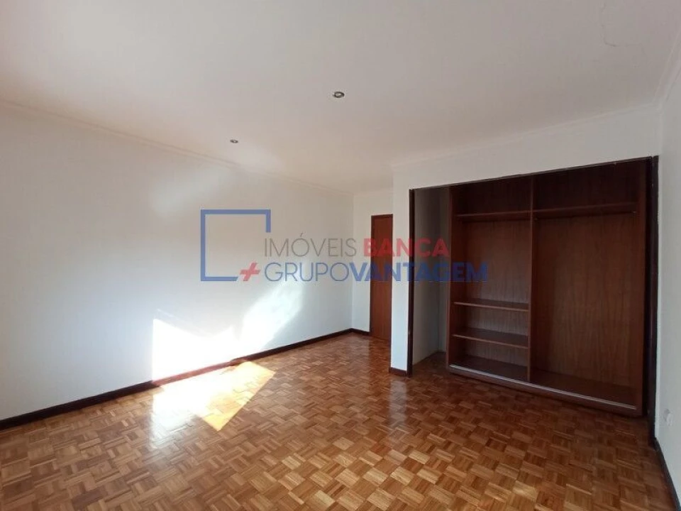 Apartamento T2 para Venda em Rio Tinto Foto 17