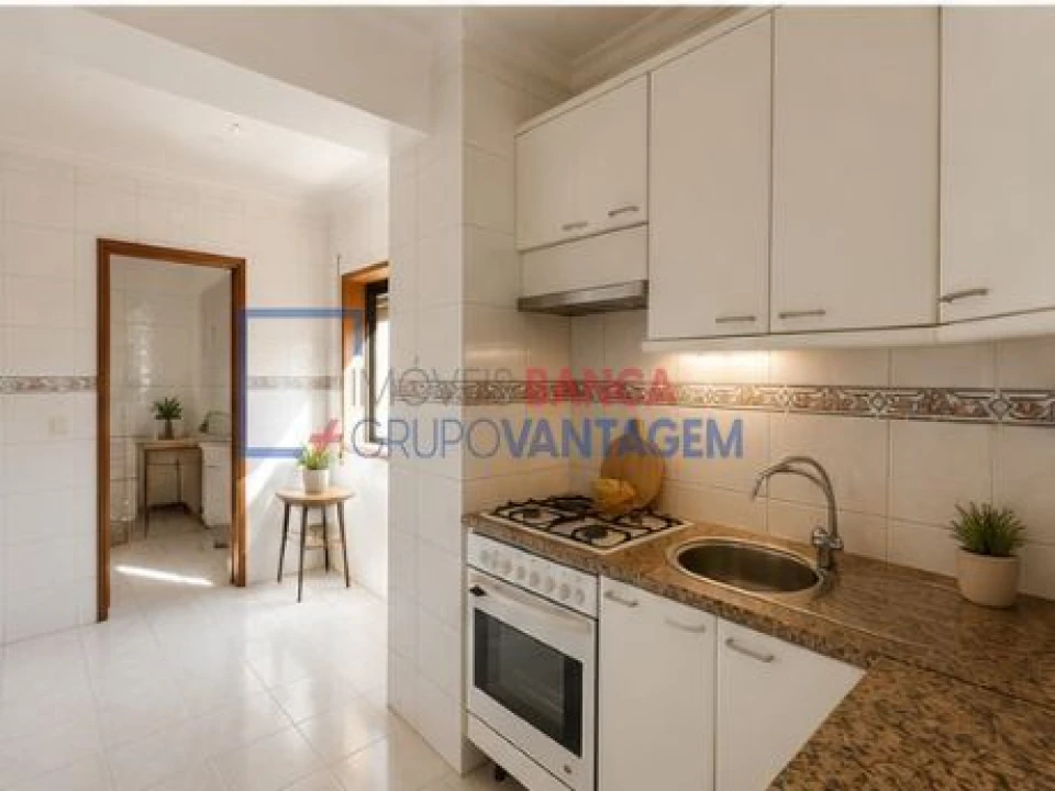Apartamento T2 para Venda em Rio Tinto Foto 24