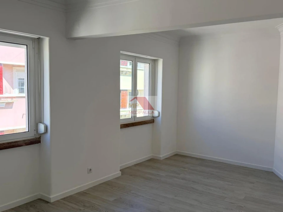Apartamento T2 para Venda em São Vicente Foto 6