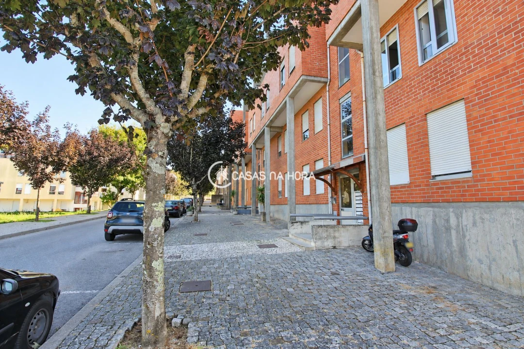 Apartamento T2 para Venda em São João da Madeira Foto 10