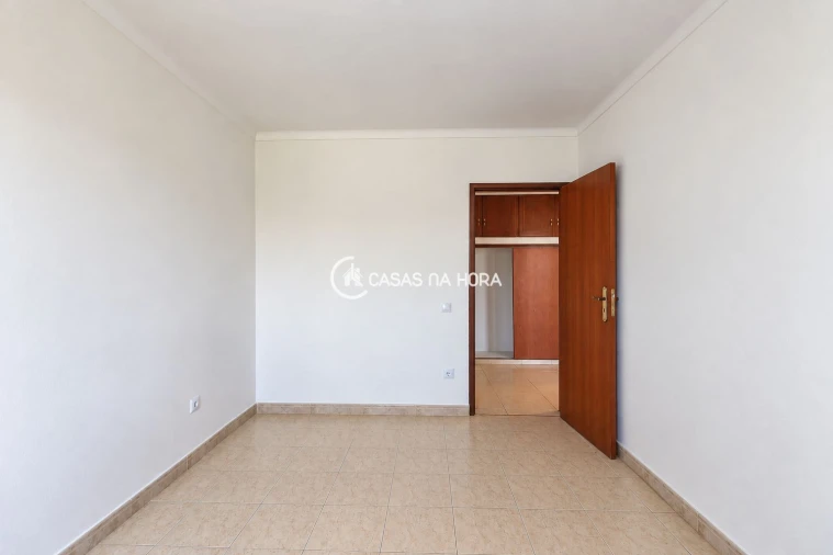 Apartamento T2 para Venda em São João da Madeira Foto 24