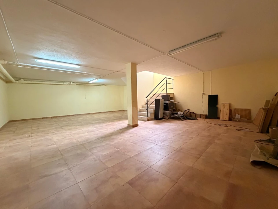 Moradia T4 para Venda em Mina de Água Foto 28