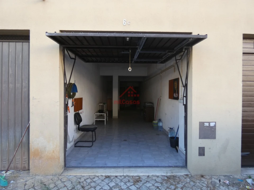 Garagem para Venda em Laranjeiro e Feijó Foto 1