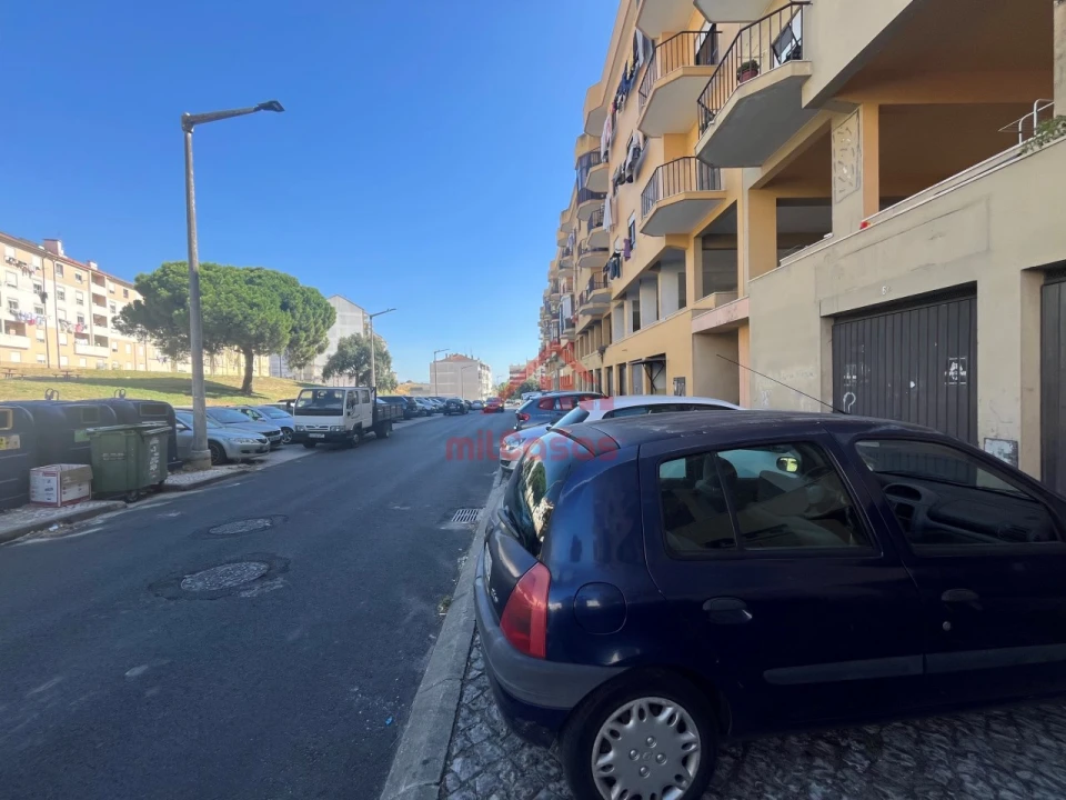 Garagem para Venda em Laranjeiro e Feijó Foto 7