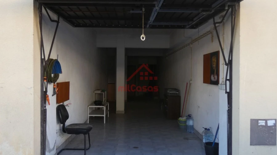 Garagem para Venda em Laranjeiro e Feijó