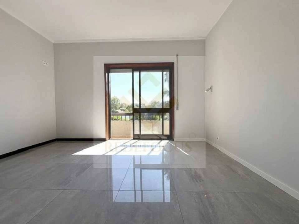Apartamento T3 para Venda em Paços de Brandão Foto 23