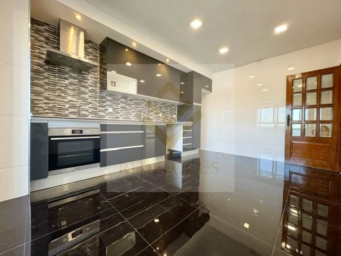 Apartamento T3 para Venda em Paços de Brandão Foto 13